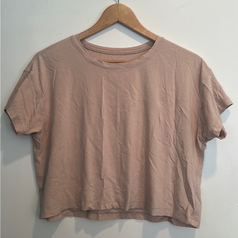 Lululemon crop top, short sleeves